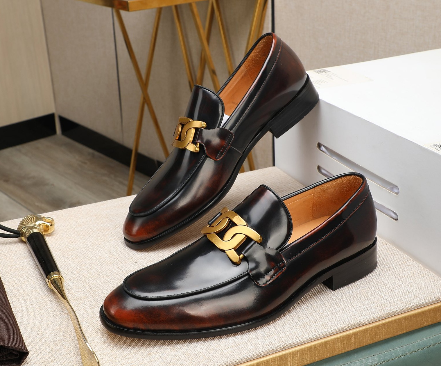 Designer Men Dress Shoes Luxury Metal Buckle Leather Shoes For Men Luxury Slip-on Genuine Leather Business Formal Wedding Shoes