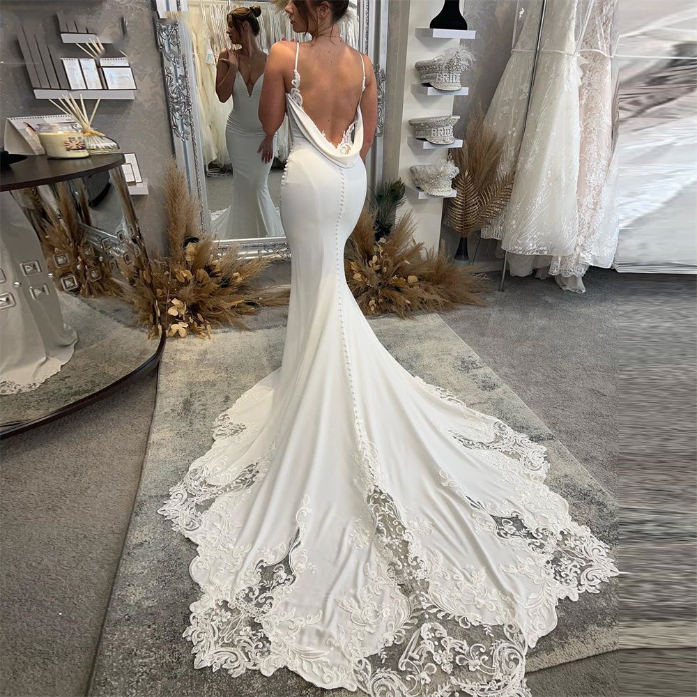 Sexy Mermaid Wedding Dress 2027 V-neck Straps Open Back Lace Appliques Sweep Train Bridal Bride Gown Robe Mariee Vestido De Novia