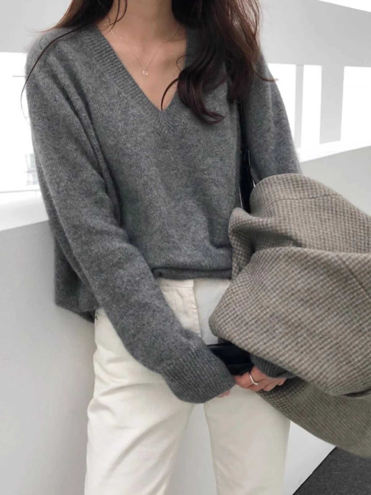 Women's Sweaters Foreign style V-neck 100% pure cashmere sweater women's pullover autumn and winter loose wool base shirt D260923