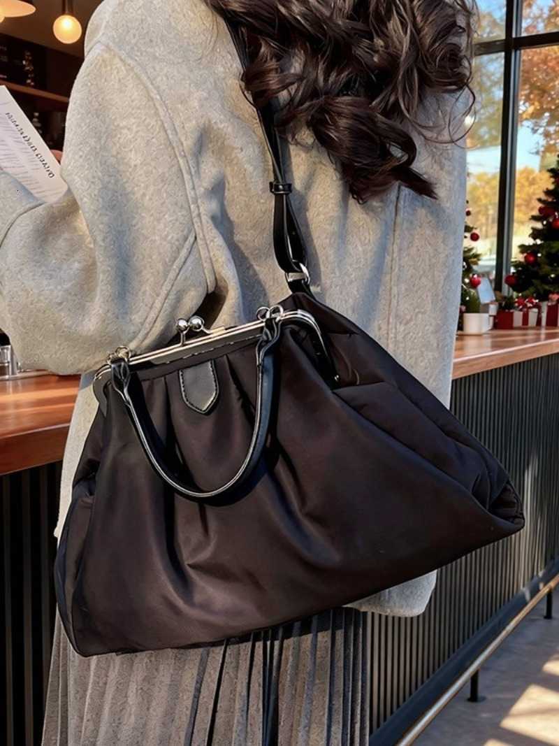Cross Body High Quality Design Sense Shoulder Bag Oxford Solid Colo Hasp Large Capacity Backpacks Korean Style Versatile fashion Backpacks D260923