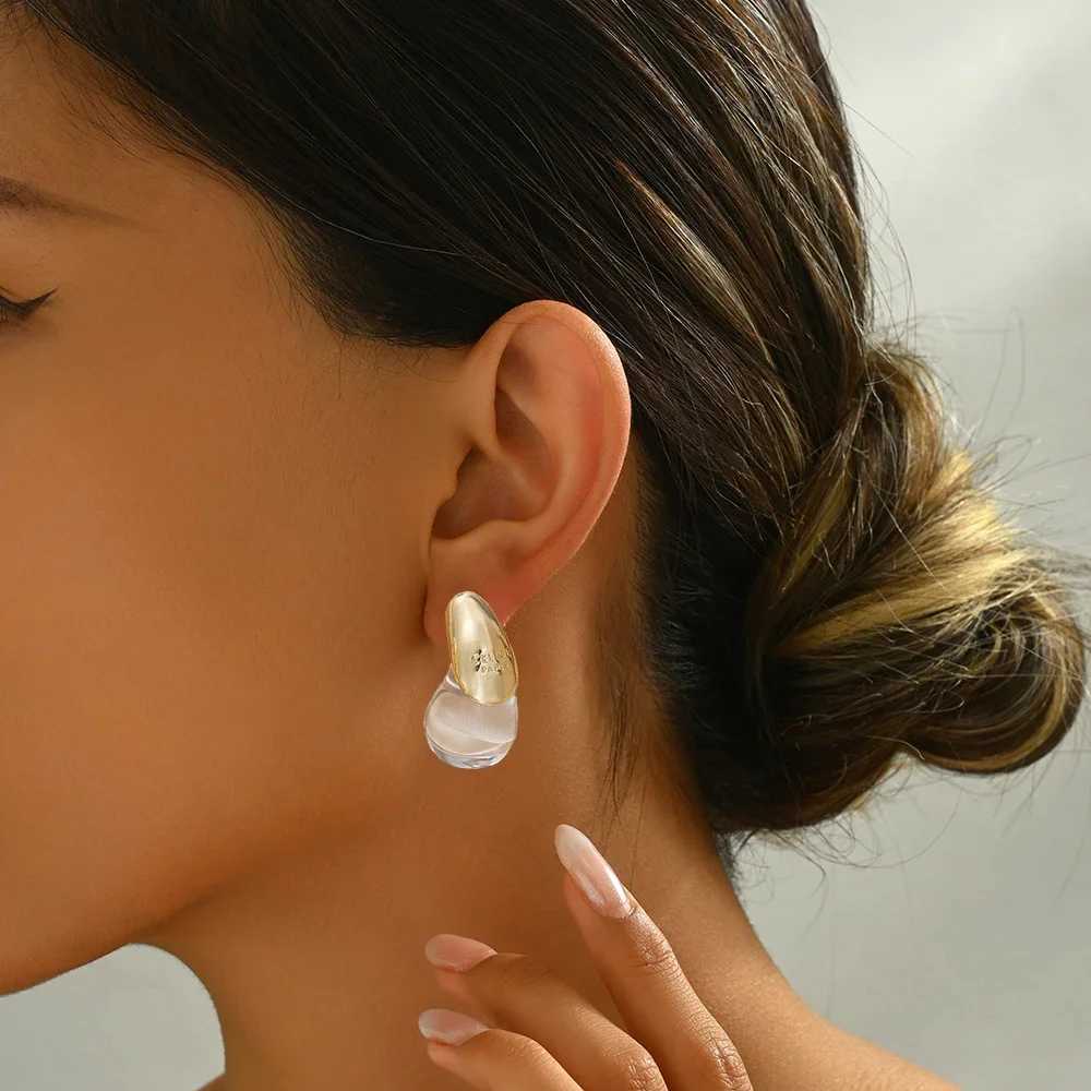 New arrivals Vintage Resin Teardrop Clip on Earrings for Women Metal Splicing Fashion Luxury Ear Stud Charm Jewelry Gift Banquet M260923