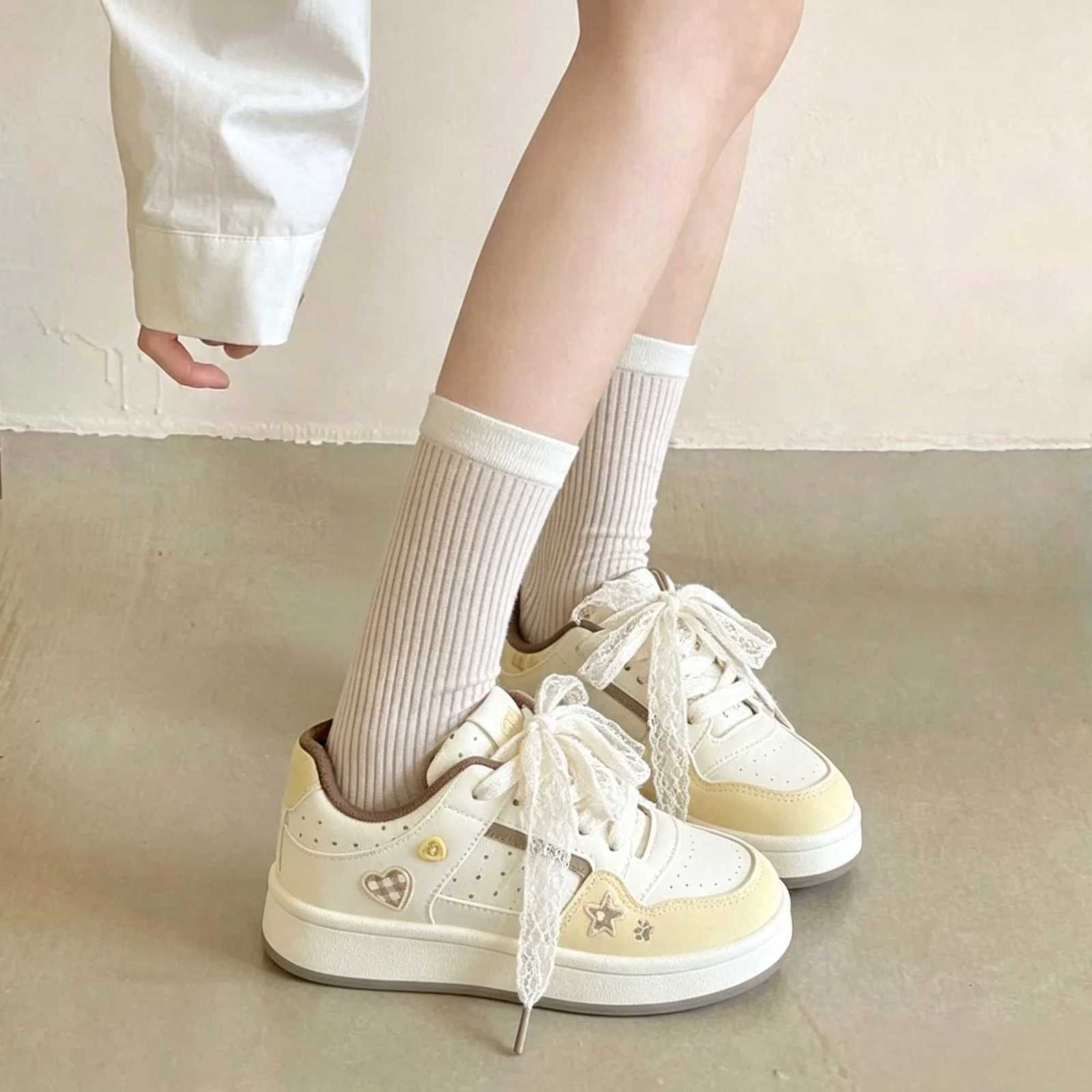 Summer 2026 Spring Casual Shoes Thick Soled Relaxed Training Shoes Women's Lace New Casual Shoes Student Sports Shoes Women 369 D2609221