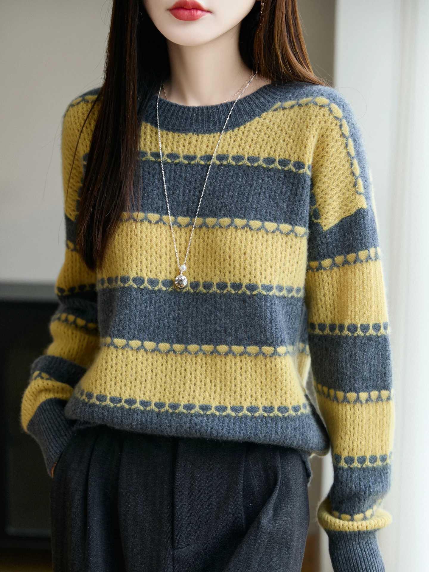 Women's Sweaters New Women 100% Merino Wool O-neck Stripe Knit Sweater Splicng Color Pullover Skin Friendly Fashionable Autumn Winter Clothing