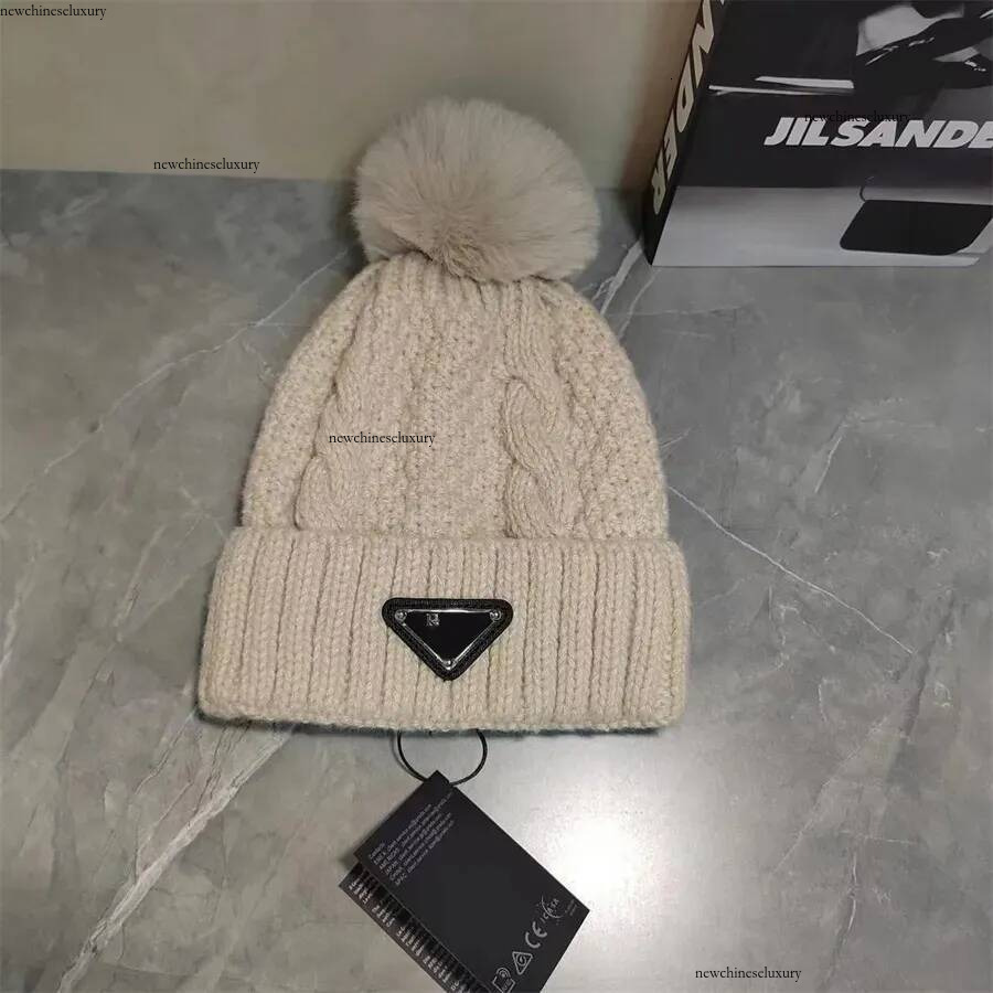 2026 Mens Beanie Hat Cuffed Knitted Bonnet Sports Luxury Solid Caps Fashion Street Classical Designer Beanies Womens Casual Winter Hats