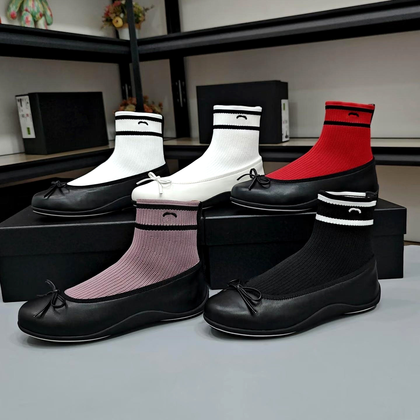 2026ss New Designer Luxury Womens Versatile Stretch knit ankle boots Fashion flat Dress shoes Breathable casual shoes Ankle elastic band Summer Vaca