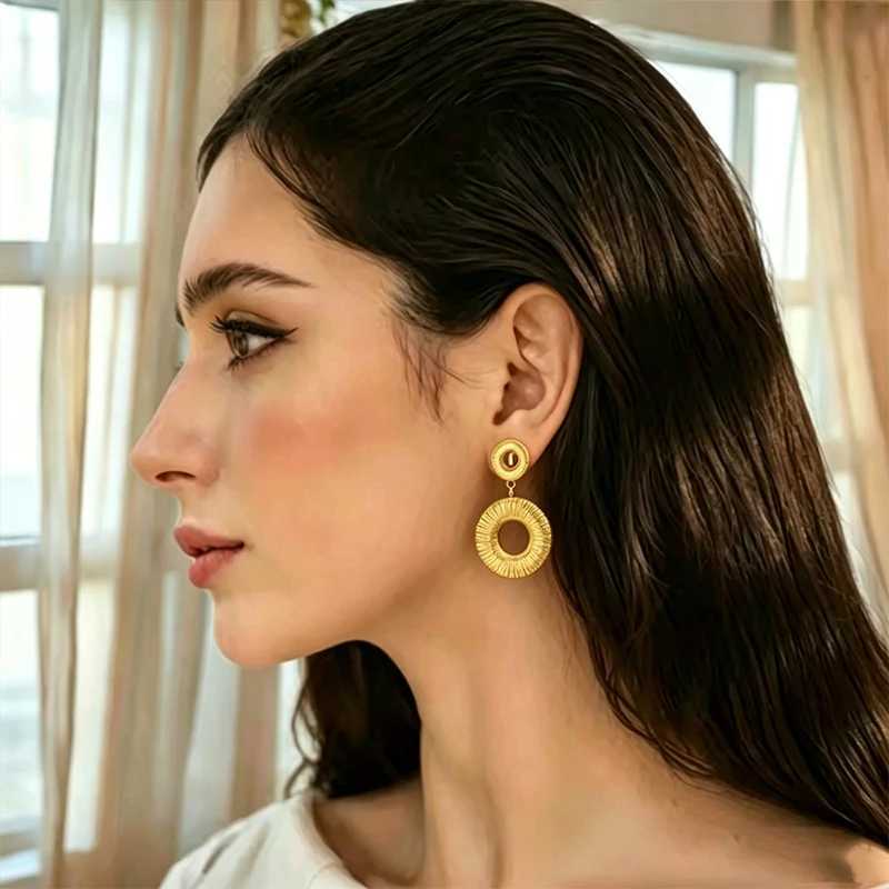 Vintage Circular Stainless Steel Ear Clips for Women 18K Gold-Plated Simple Light Luxury Non Pierced Dangle Earrings Jewelry M260923