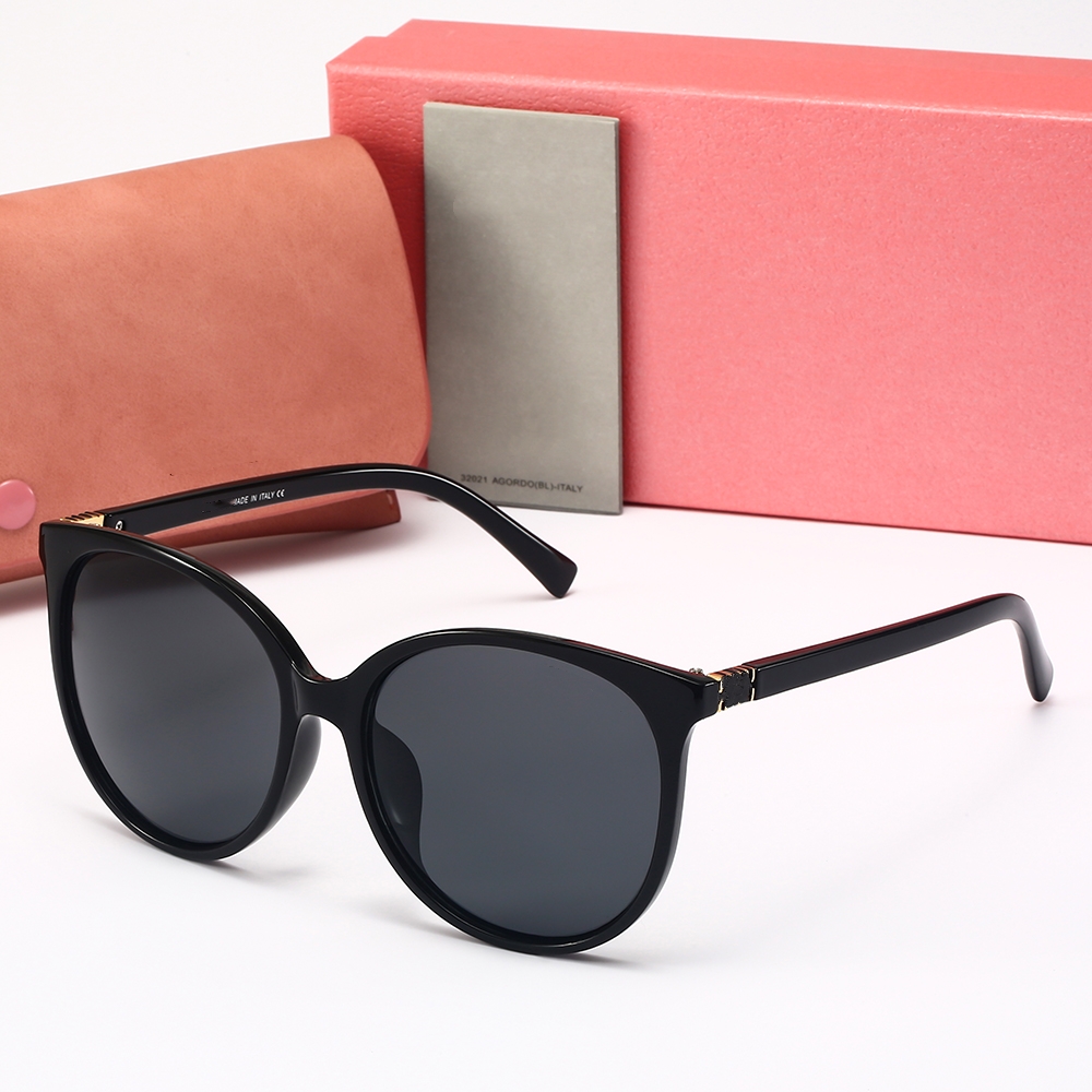 Hot Selling Green Metal Frame Oval Party Sunglasses For Women's Aesthetics Brand Designer Neutral Summer Sunglasses UV400 Y2K spicy girl with b
