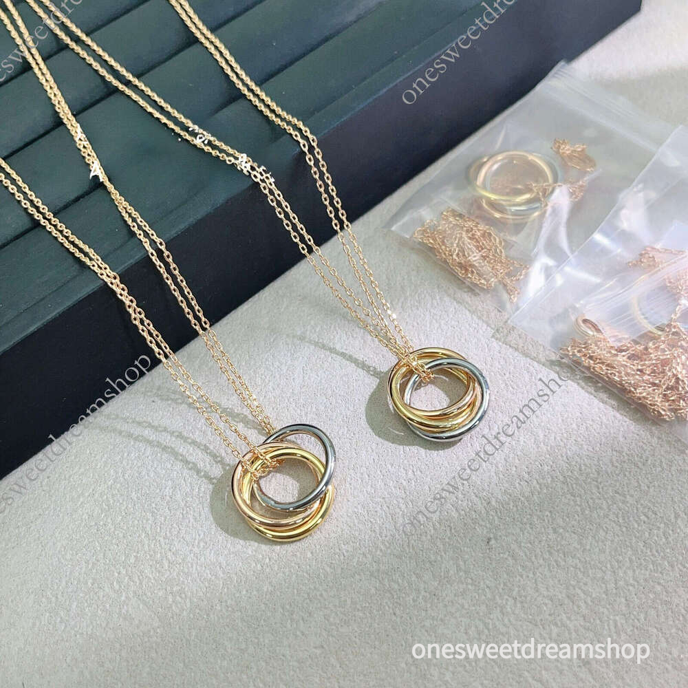 designer ca rt i ers necklace High-Quality V Gold Three-Color Three-Ring Necklace Old Money Style Hot Model Collarbone Chain Factory Direct Sales