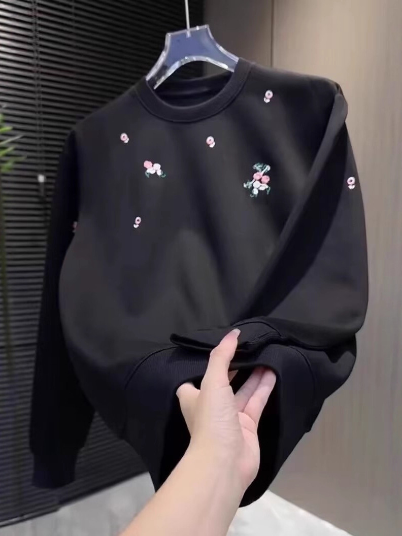 2026 New Trend Round-neck Embroidered Top - Casual And Versatile Men's Long-sleeved T-shirt - Autumn Men's Hoodie Base Layer Shirt - Whole