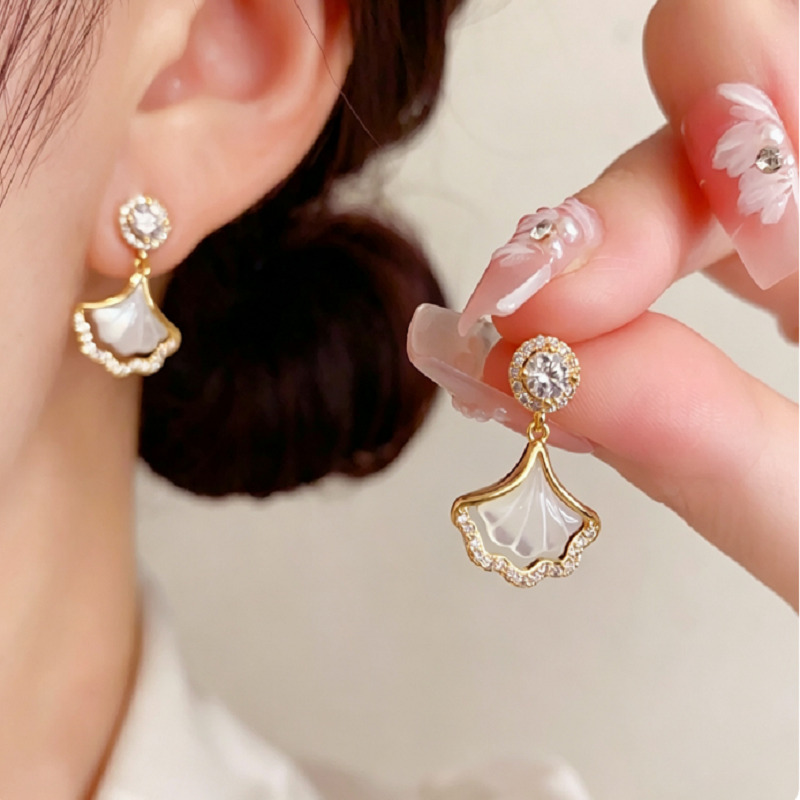 fashion earrings S925 sterling silver needle niche exquisite versatile cubic zirconia mother of pearl fan shaped earring elegant and minimalist desi