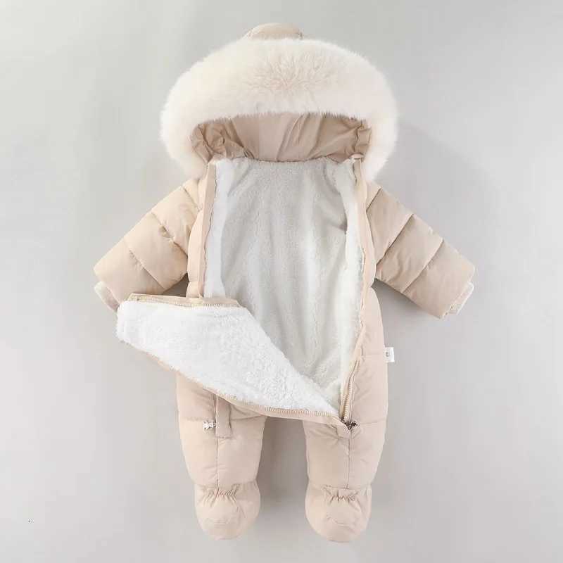 Rompers Winter Newborn Baby Girl Clothes Thicken Baby Romper With Gloves Warm Baby Jumpsuit Hooded Plus Velvet Children's Clothing 0-18M X26092