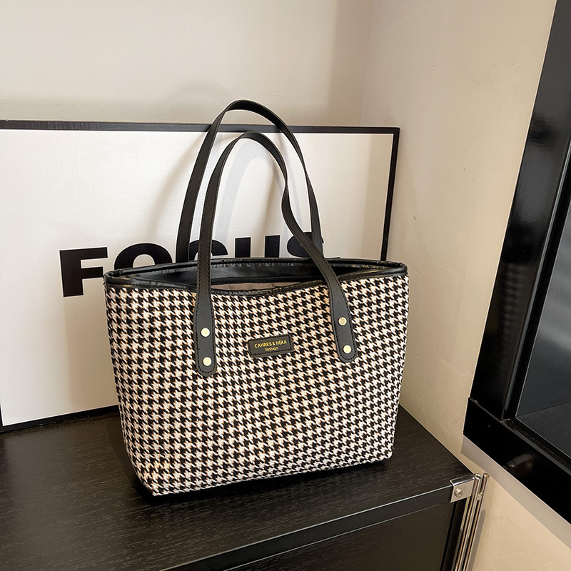Luxury Brand Designer Bag Houndstooth Pattern Handbag Women, 2024 New Cross-Border Style, Retro, High-Quality, Large-Capacity Tote Bag For Commuting