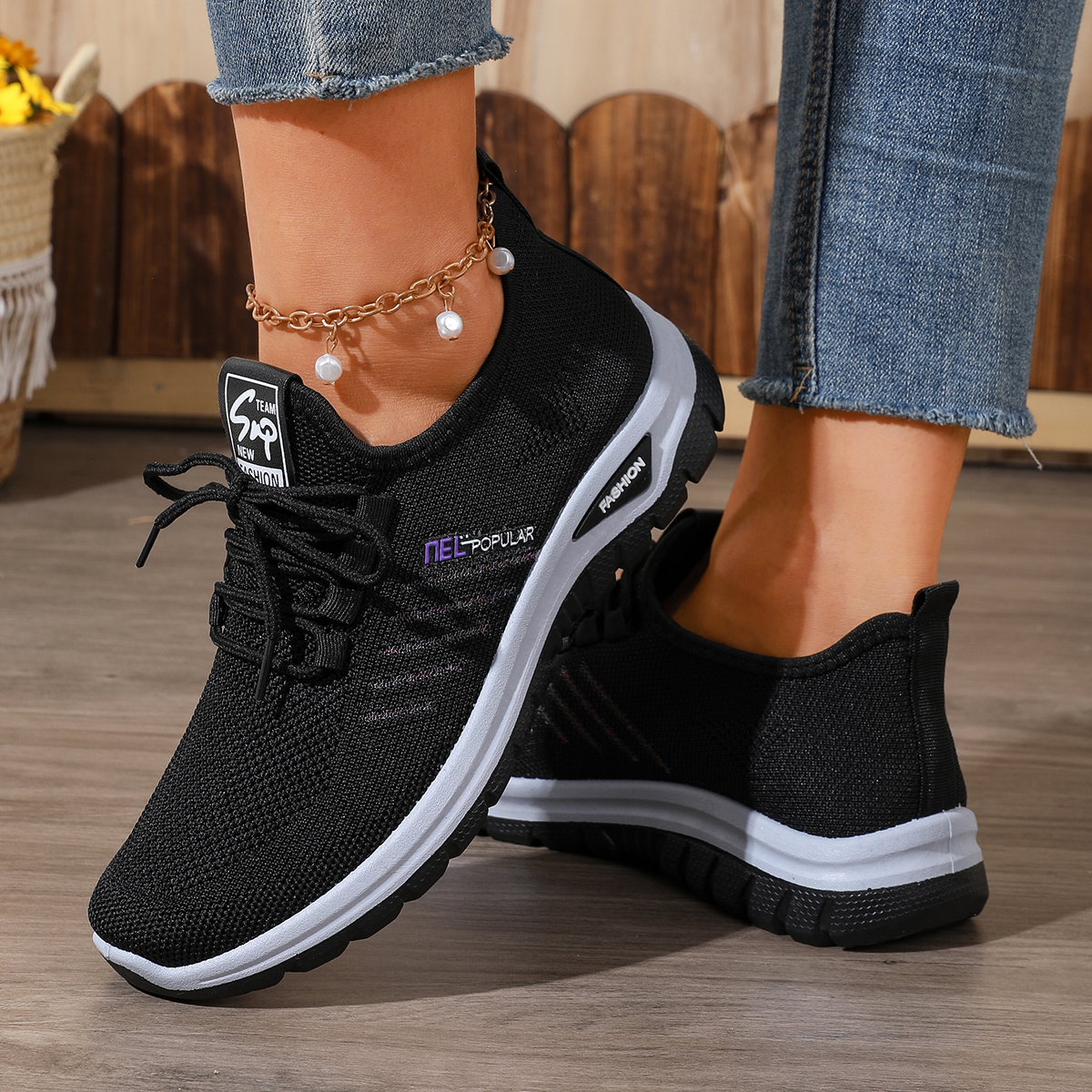 Women's spring and summer lightweight soft soled walking shoes, fly woven mesh breathable shoes