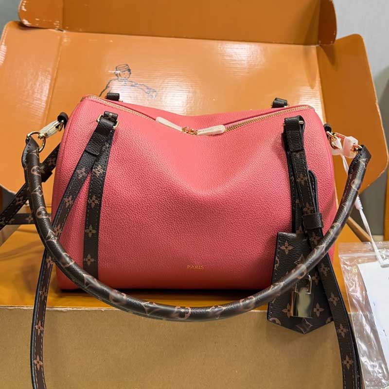 M26039 pillow pattern Totes Leather Cross Body Bag Women Luxurys Designers Totes Handbag Croissant Wallets Purse pouch Flap Message Bag 25/35cm