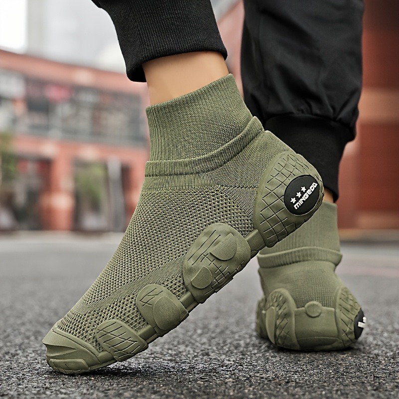 dh5367242 2026 New Summer Breathable Hollow Mesh Casual Sports Shoes, Fashionable and Versatile Men's Shoes