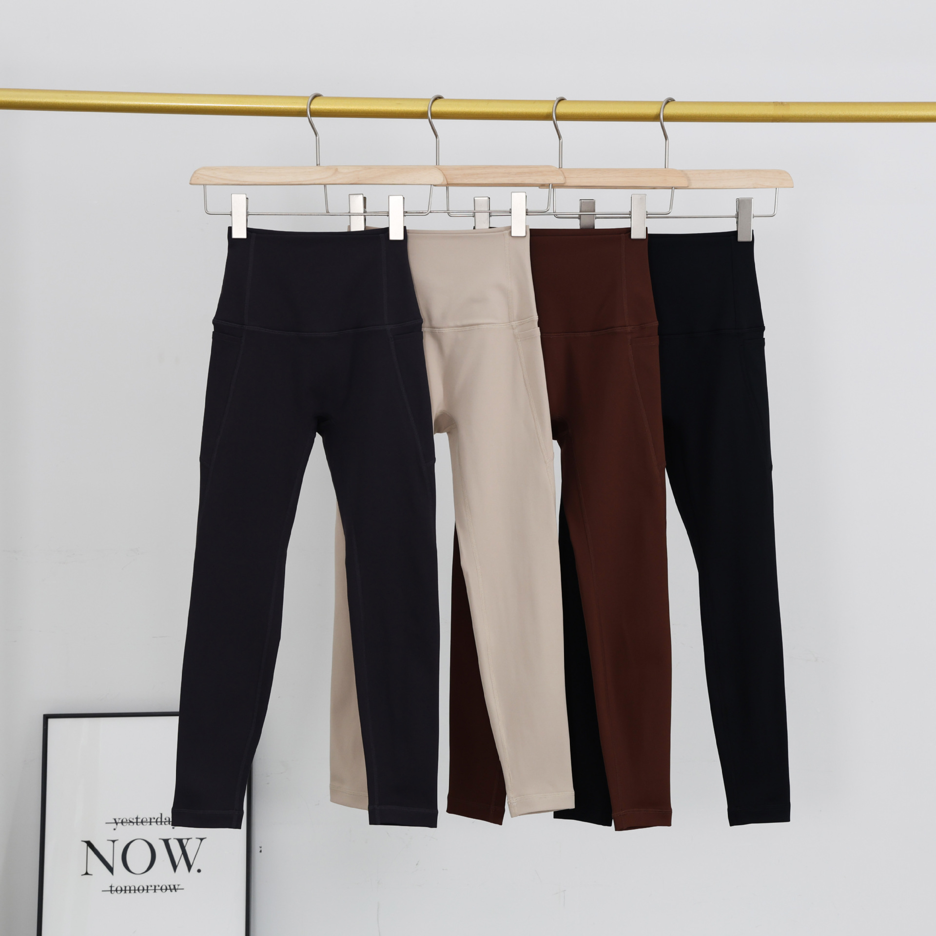 L6610 Pantalon de yoga et de cyclisme doublé en polaire pour femme avec poches Fitness Course à pied et sport Couche de base automne/hiver Pantal