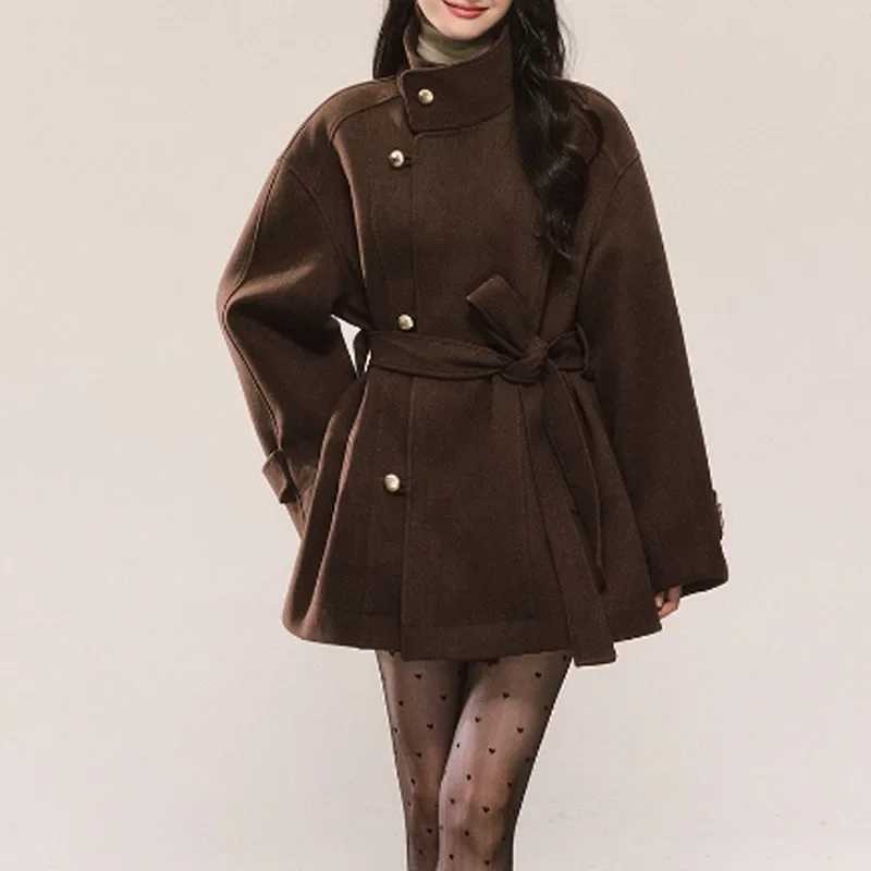 2025 Retro High-End Fl Stand Collar Wool Coat Autumn and Winter New Tie-Waist Slim-Fit Elegant Brown Coat for Women S260923TWJT
