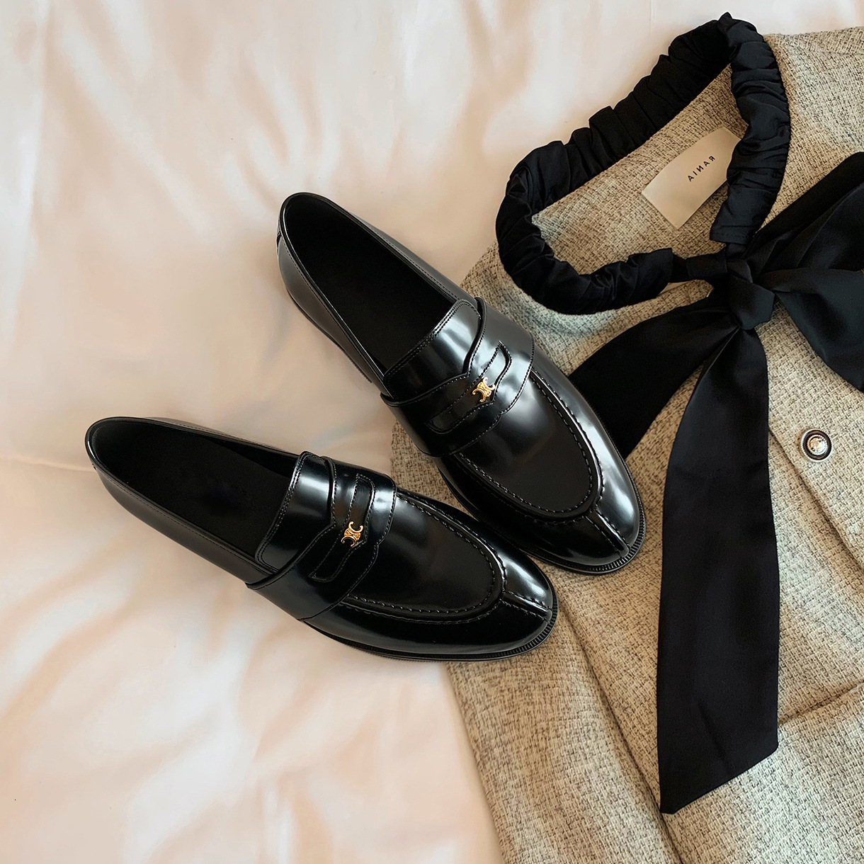 Gold Buckle Slip-On Loafers For Women, British Style Retro Small Leather Single Shoes, New Model