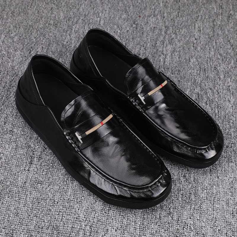 Dress Shoes Retro Pleated Design Loafers Black Leather Slip on Single Shoes Soft Leather Soft Sole Casual Derby Shoes Trendy Men's Shoes X26092