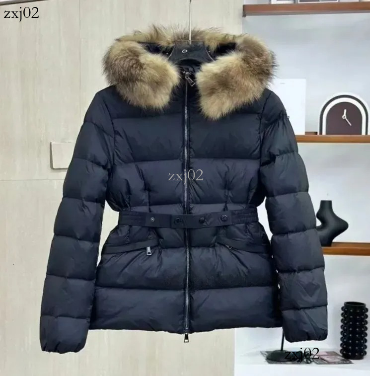 Moclerewomen Puffer Jackets Designer Winter Boed Short Down Jackets Fur Coat Long Parkas Belt Lady Embroidered Badge Hooded Puffer Jacket Monclemen