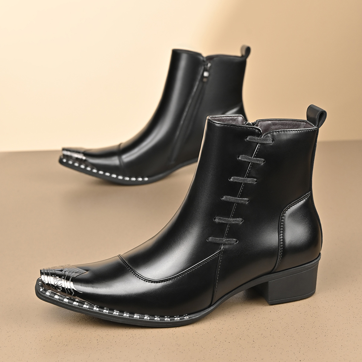 Moda Uomo Casual Designer Stivali Rivetti alla caviglia Punta con paillettes Gotico Chelsea Martinn Scarpe Stivaletti corti in pelle New Rock Punk