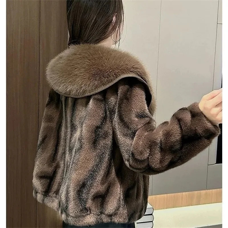 HighEnd Mink Fur 2026 Short Thicken Trendy OnePiece Leopard Print Fashion Faux Coat Jacket Female 260923