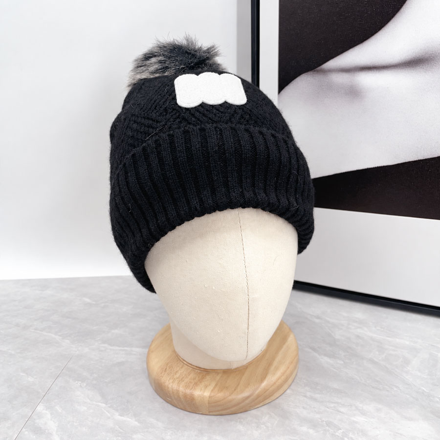 Designer Beanie Women Beanie Caps Mens Knitting Hats Horse Pattern Versatile Dome High Quality Windproof Warm Caps Knitted Beanie Caps Outdoor