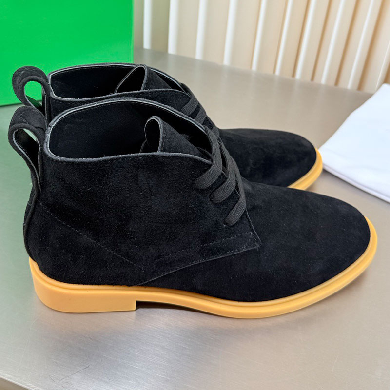 Designer Fashion Week Boots Mens Autumn Winter Ankle Boots High quality suede leather upper soft comfortable sheepskin lining round toe ankle boots