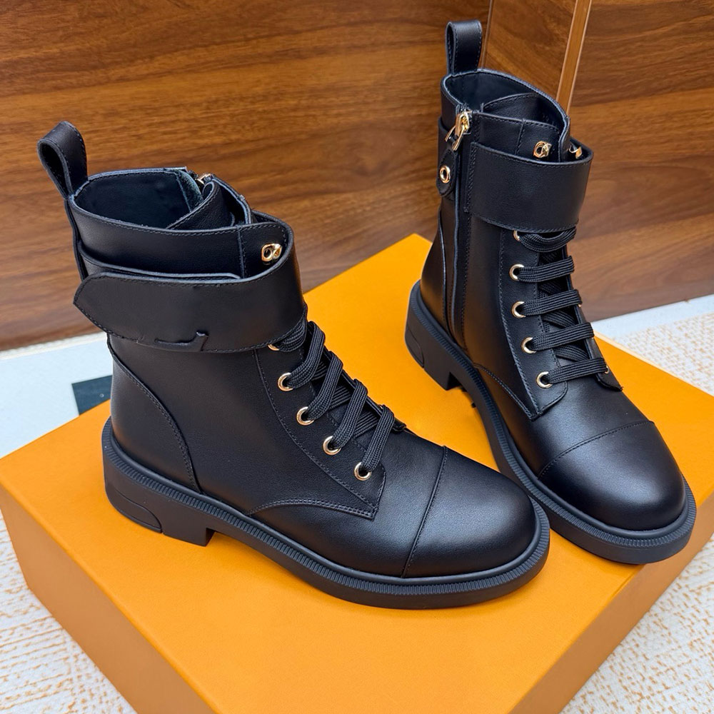 Womens Citizen Flat Ranger Boot Luxury Designer Boots 1ADAY2 black supple calf leather boots y2k fashion classic brand boot upper decorated logo rub