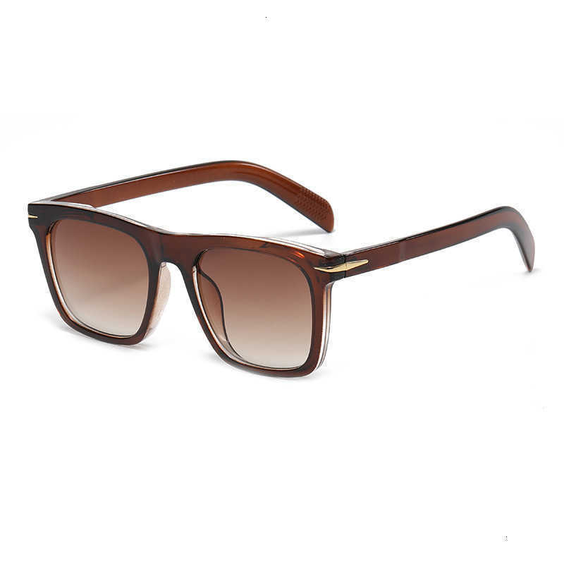 Classic Sunglasses 2025 Men's Square Sunglasses Fashion Brand Designer Rivet Retro Women Sun Glasses UV400 Driver Eyewear Oculos De SolT260923