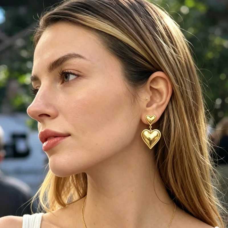 Vintage 18K Gold Plated Stainless Steel Ear Clips Double Heart Shaped Drop Earrings for Women Waterproof Non Hole Jewelry Gift M260923