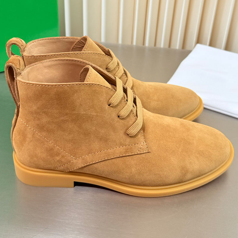 Designers new autumn boots luxurious Mens boots anti slip wear leather outsole boots small pull tab boots at the heel classic brand low heel lace up
