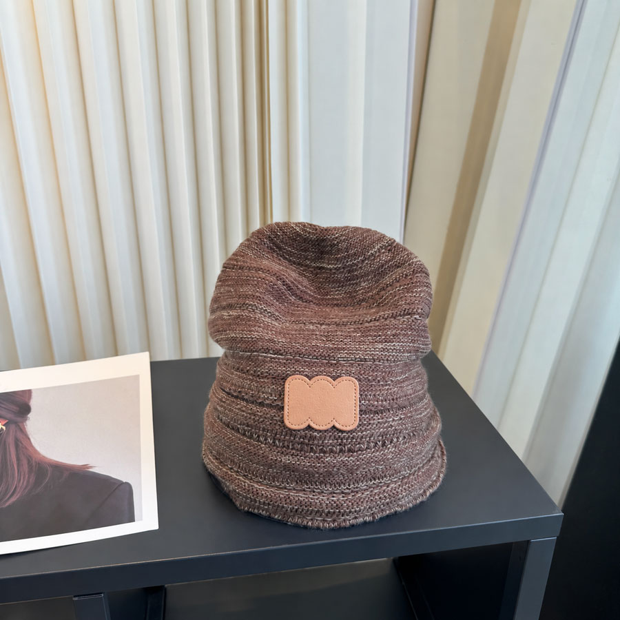 Designer Beanie Women Beanie Caps Mens Knitting Hats Horse Pattern Versatile Dome High Quality Windproof Warm Caps Knitted Beanie Caps Outdoor
