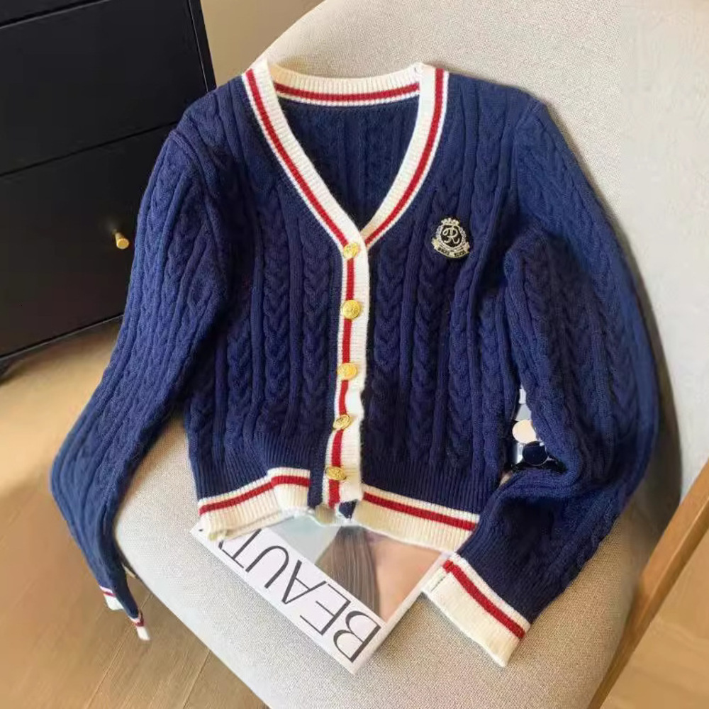 Fall/Winter New Retro College Style V-neck Contrasting Color Knitted Cardigan Stylish and Slimming Plaid Sweater Coat for Women-8