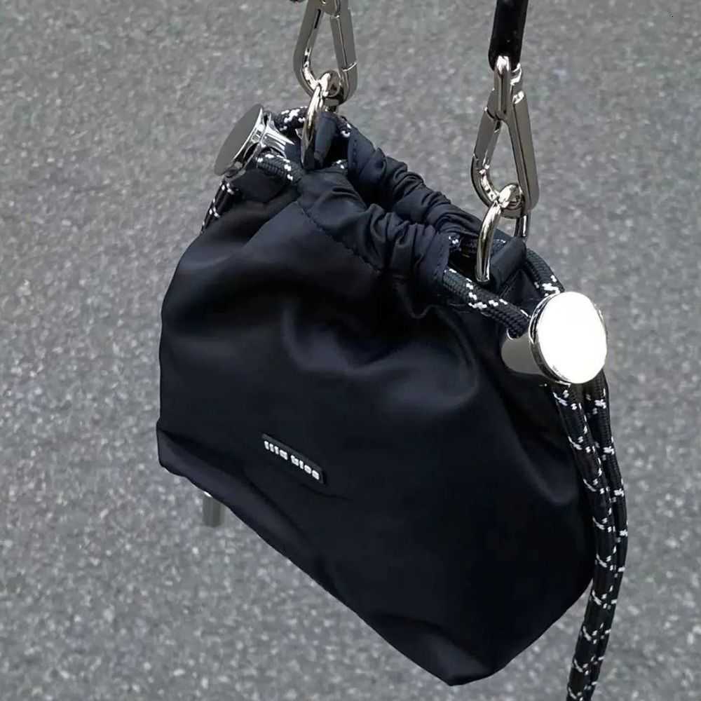 Cross Body Cool Korean Style Black Drawstring Bucket Bag Nylon Portable INS Shoulder Bag fashion Crossbody Bags s D260923