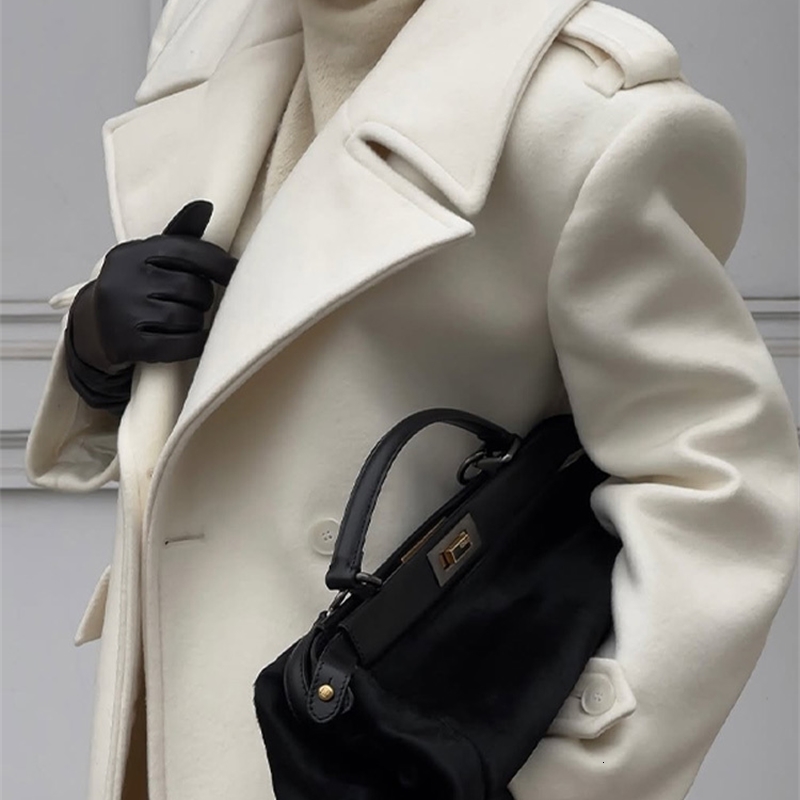 Vintage Large Lapel Tweed Long Coat Women Elegant Loose Double Breasted Belt Coats Lady 2025 Winter Classic Chic Street Overcoat 260922