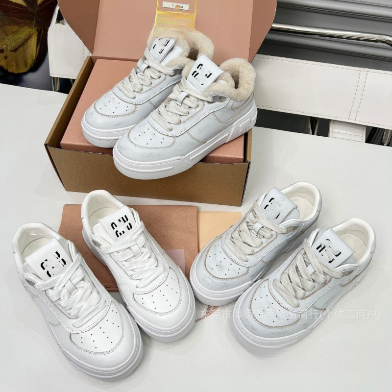 MM shoes 26 Autumn/Winter New Collection: M Genuine Leather Flat Casual Shoes, Wool-Lined, Distressed Finish, Thick-Soled, Fuzzy Sneakers, White Sho