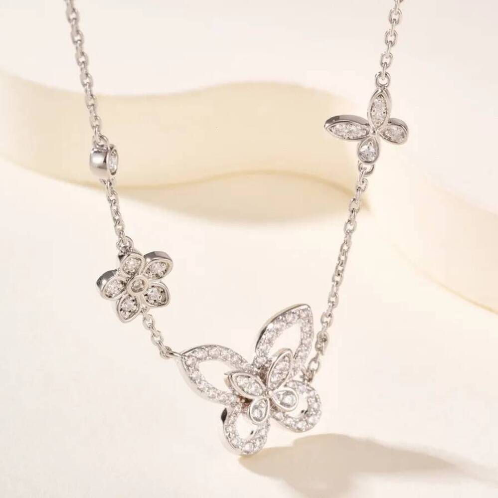 Dainty Adjustable Pendant Necklace Butterfly 45Cm Open Photo Locket Pendant Diamond Designer For Woman TOP Quality Fashion Jewelry With Box Layer St