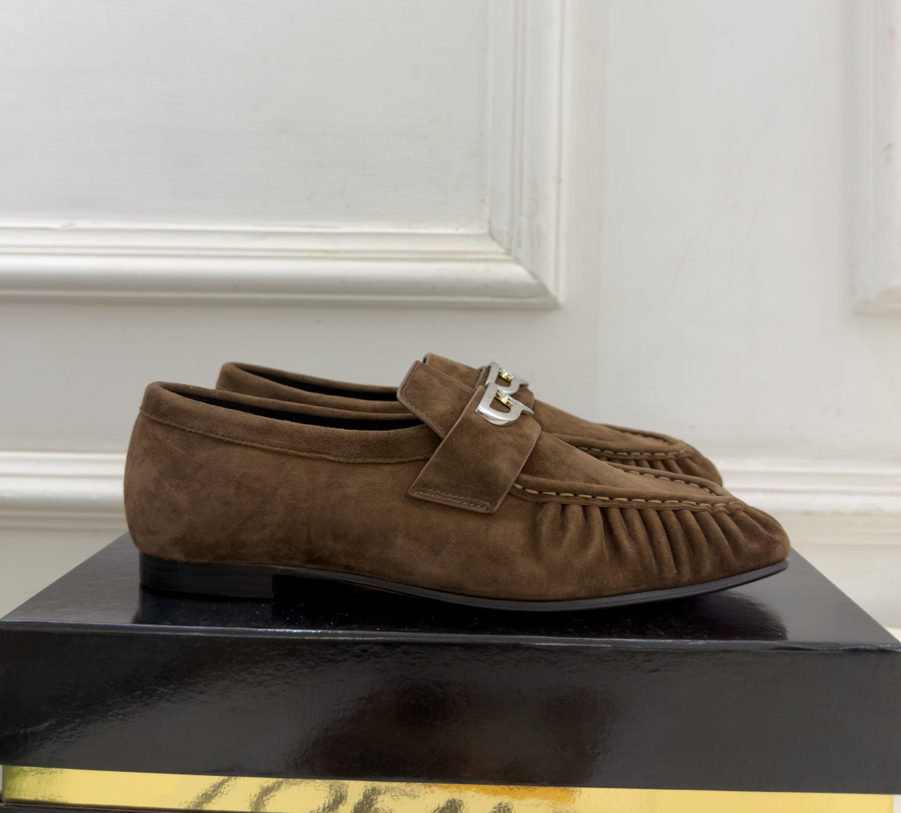 Luxury Designer Women Men Dress Shoes Vintage Washed Loafers Breathable Soft British Style Leather Loafers Slip on Business Casual Breathable Single
