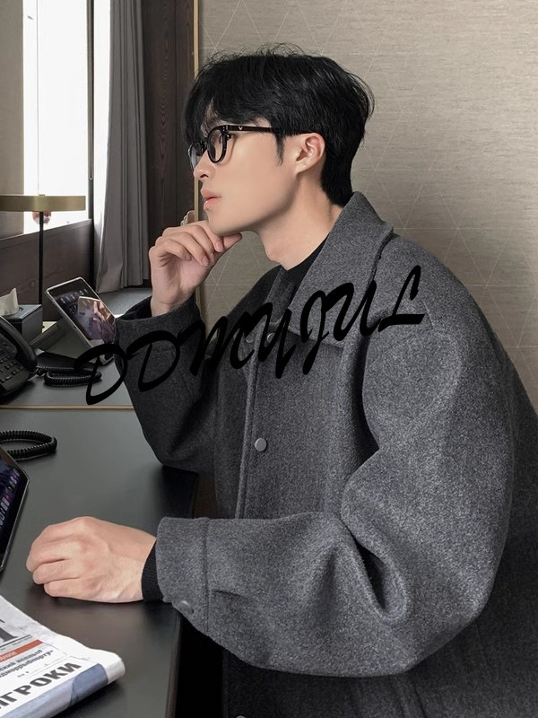 2026 Autumn/Winter New Men's Short Thick Jacket with Turn-down Collar, Trendy Korean Style, Stylish and Cool Woolen Coat for Men