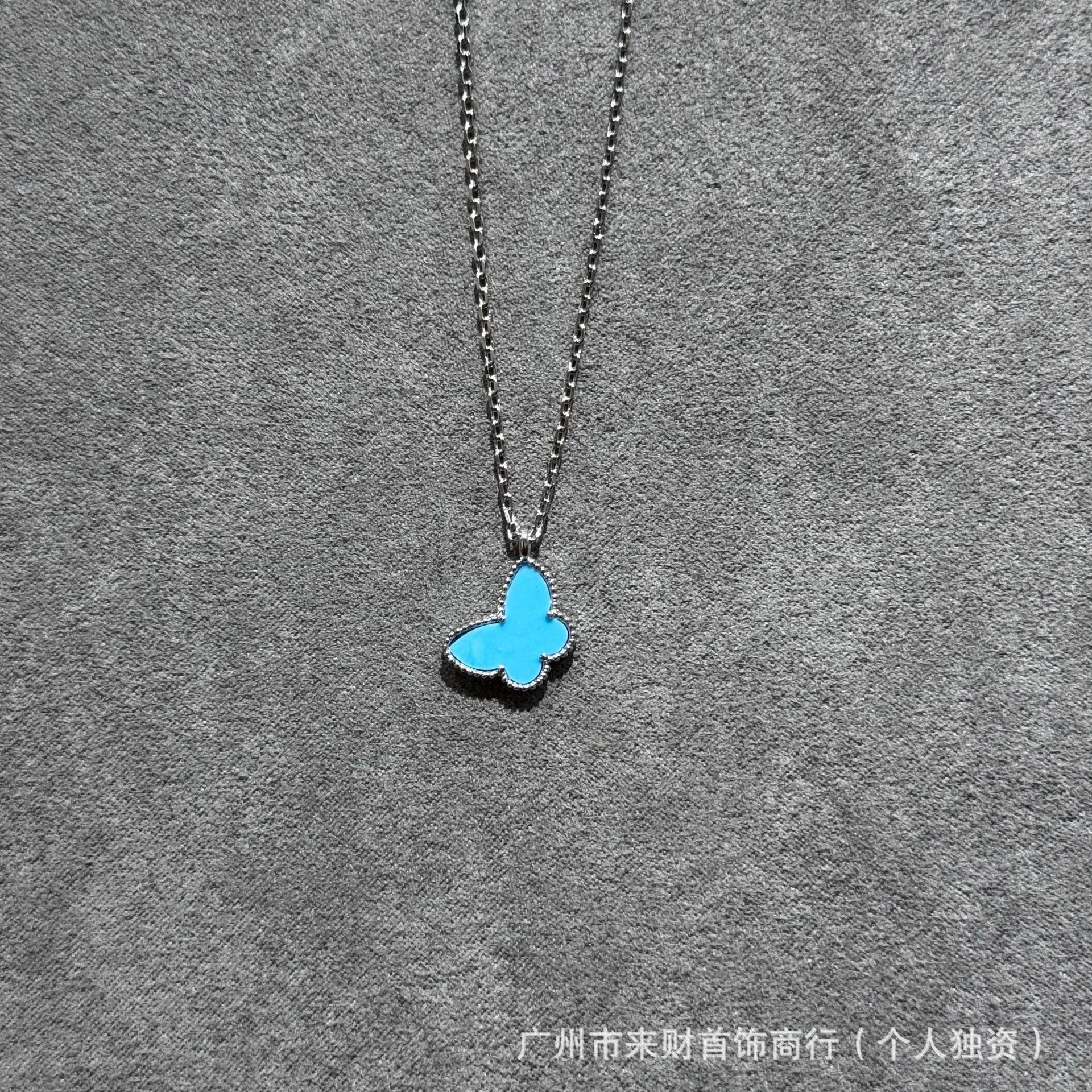Designer Jewelry Vanly cliff necklaces Blue Shell Butterfly Necklace for Women Fashionable Four Leaf Clavicle Chain Versatile and Lightly Luxurious