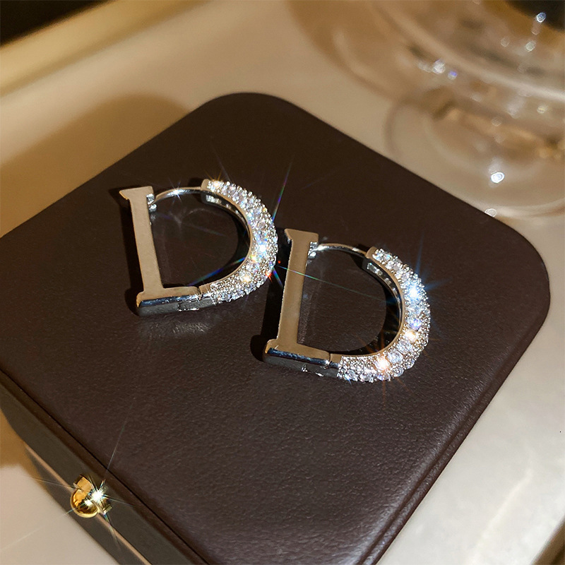 Designer Luxury French Earrings Y2K Geometric D Letter Hoop Inlaid Sparkle Zircon Simple Temperament Women Jewelry Versatile For Daily Dating And We