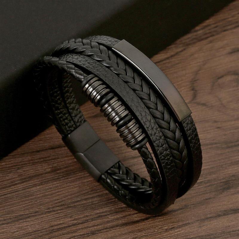 Pulsera de cuero clásica para hombres Nuevo estilo Tejido a mano Accesorio de combinación multicapa Joyería de moda para hombre Venta al por mayor D