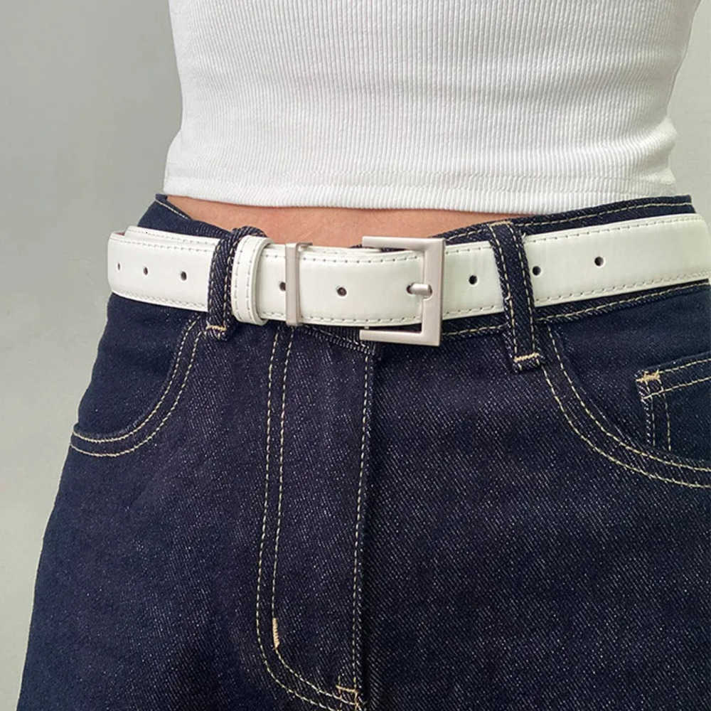 Cinture minimaliste 1pc Cintura con fibbia ad ardiglione da donna Nuova cintura casual alla moda versatile in stile coreano adatta per jeans e abbig