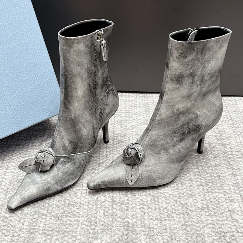 Leather Ankle Boots Designer Womens Vintage Cross Dyed Pointed High Heeled Boots With Three Dimensional Camellia Decoration Side Zipper Fashion Boot