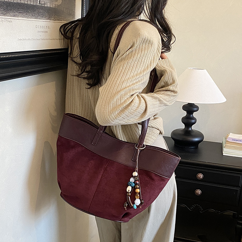 Luxury Brand Designer Bag Korean-Style Retro Fashionable Stylish, High-Quality Design, 2026 Autumn Collection, Patchwork Handbag, Chic And Large-Cap