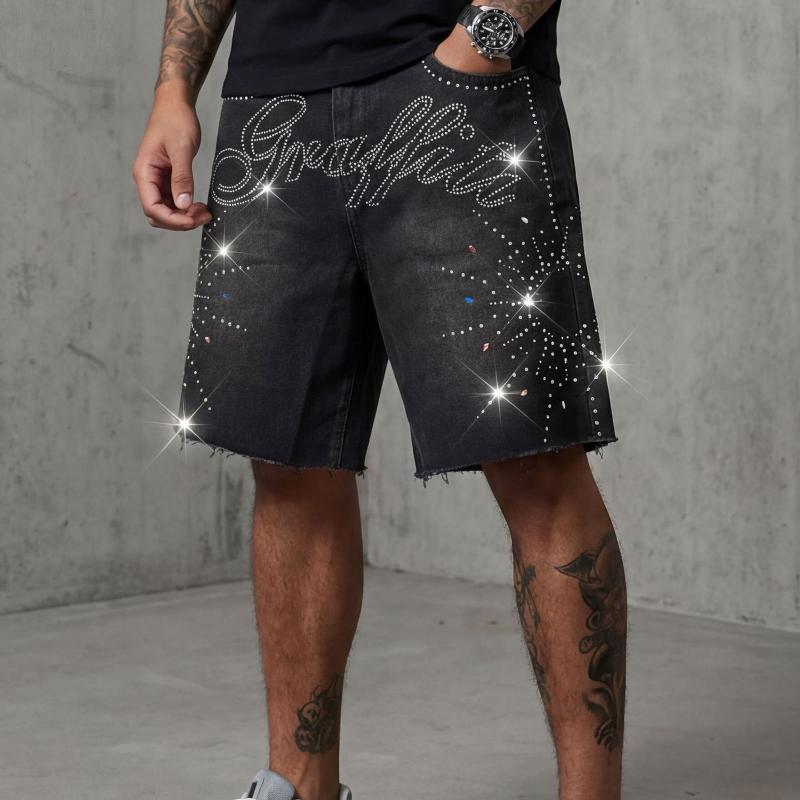 Short en Denim délavé noir pour hommes, taille moyenne, lettre cursive imprimée strass, ourlet effiloché brut, longueur aux genoux, Hip Hop Stree