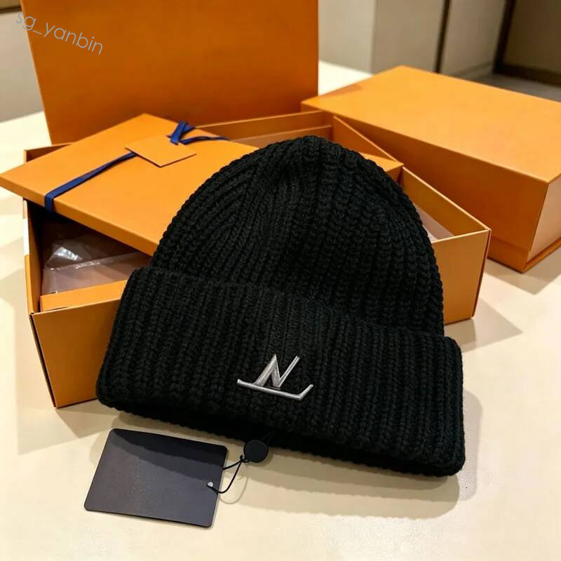 designer women classic solid color embroidered letter knitted wool skull men beanie outdoor warm ski hat with original box Hot Hot