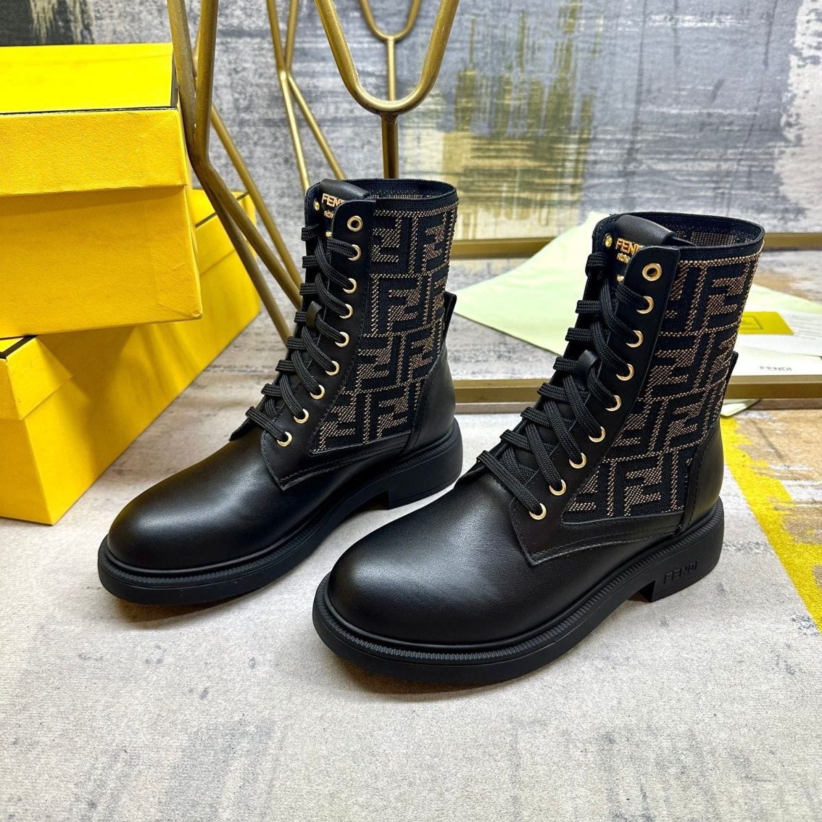 2026 Winter New Arrival Women's Solid Black Short Ankle Martin Boots, Top Grain Cowhide Leather Upper, High Heel Non-slip Platform Height Incre