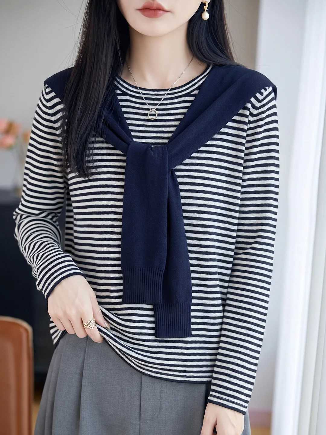 Women's Sweaters Striped Wool Knitted Scarf Women's round Neck Base Layer Sweater Fashionable Versatile College Style French Style Soft Lo